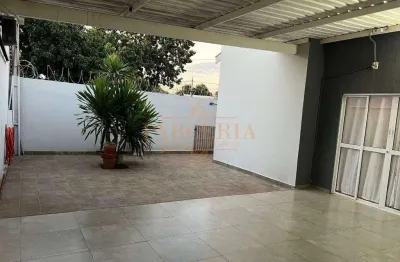Casa para venda em Água Branca Ii de 190.00m² com 3 Quartos, 1 Suite e 3 Garagens