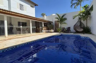 Sobrado para venda em Residencial Amazonas de 255.00m² com 3 Quartos, 3 Suites e 4 Garagens