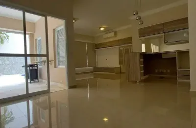 Casa para venda em Condomínio Villaggio di Verona de 235.00m² com 3 Quartos, 3 Suites e 4 Garagens