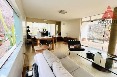 Casa para venda e aluguel em Centro de 246.00m² com 3 Quartos, 1 Suite e 4 Garagens