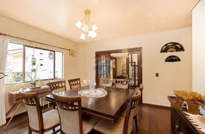 Casa para venda em Campo Comprido de 272.00m² com 5 Quartos, 4 Suites e 2 Garagens