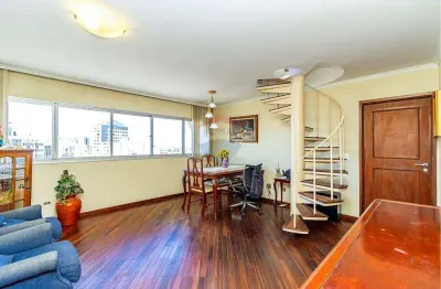 Cobertura para venda em Água Verde de 175.00m² com 3 Quartos, 1 Suite e 2 Garagens