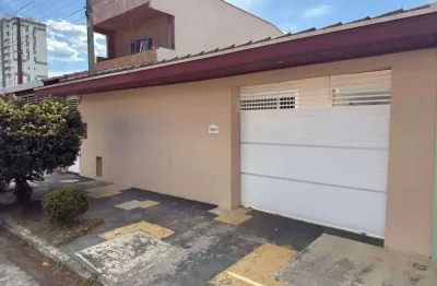 Casa para alugar em Parque Industrial de 220.00m² com 4 Quartos, 1 Suite e 2 Garagens