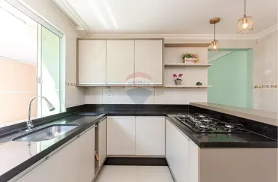 Casa para venda em Parque Da Fonte de 240.00m² com 3 Quartos, 1 Suite e 5 Garagens