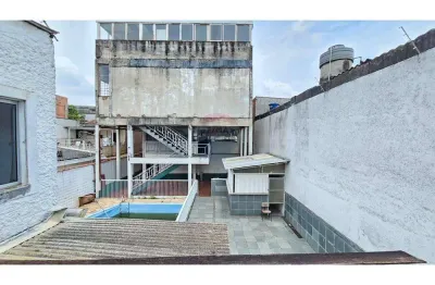 Sala Comercial para alugar em Centro de 1070.00m² com 4 Quartos