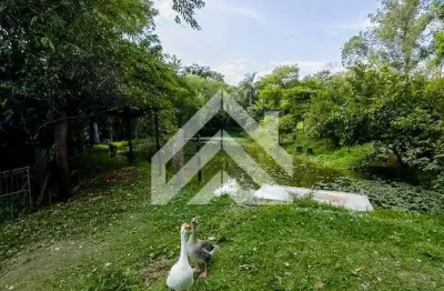 Fazenda / Sítio para venda em Jardim Donângela de 240.00m² com 2 Quartos e 15 Garagens