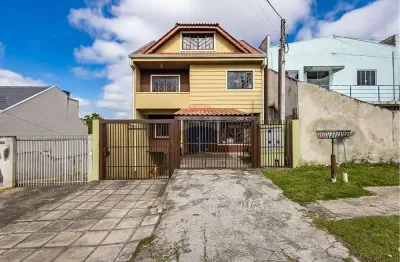 Apartamento para venda em Capão Raso de 239.00m² com 4 Quartos, 1 Suite e 7 Garagens