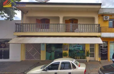 Casa para venda em Centro de 214.00m² com 3 Quartos, 2 Suites e 3 Garagens