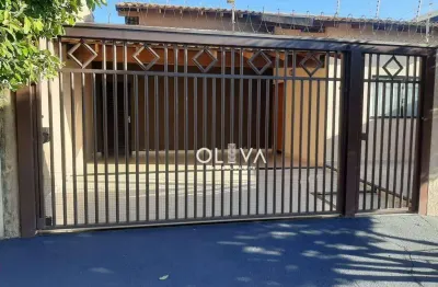 Casa para venda em Parque Residencial J. Macedo de 210.00m² com 3 Quartos, 1 Suite e 2 Garagens