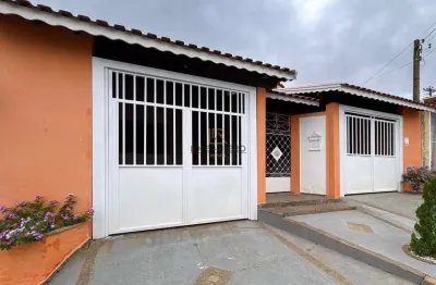 Casa para venda em Altos Do Paraíso de 202.00m² com 4 Quartos, 2 Suites e 2 Garagens