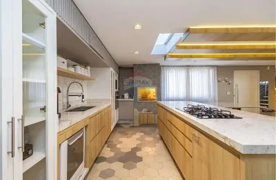 Sobrado para venda em Vista Alegre de 185.68m² com 3 Quartos, 1 Suite e 2 Garagens