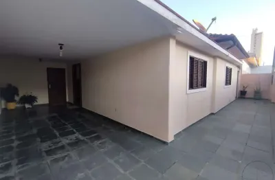 Casa para venda em Vila Carmelo de 220.00m² com 4 Quartos e 3 Garagens