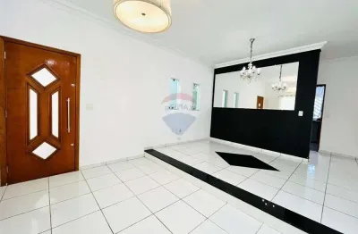 Sobrado para venda em Conjunto Habitacional Antônio Bovolenta de 211.00m² com 3 Quartos, 1 Suite e 2 Garagens