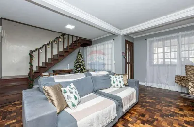 Sobrado para venda em Pilarzinho de 180.00m² com 3 Quartos, 1 Suite e 3 Garagens