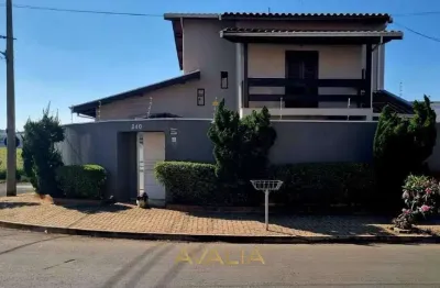 Casa para venda em Jardim Regina de 258.00m² com 5 Quartos, 2 Suites e 2 Garagens