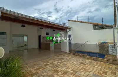 Casa para alugar em Parque Franville de 172.00m² com 3 Quartos, 1 Suite e 4 Garagens