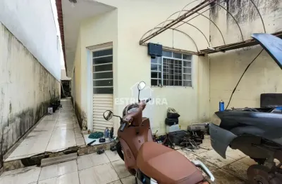 Casa para venda em Parque Universitário de 70.00m² com 2 Quartos e 1 Garagem