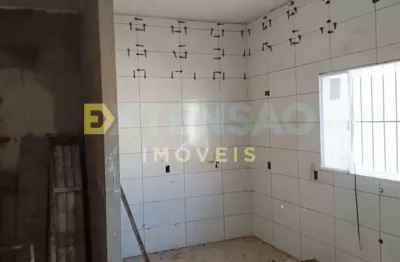 Casa para venda em Jardim Universo de 72.00m² com 2 Quartos e 4 Garagens