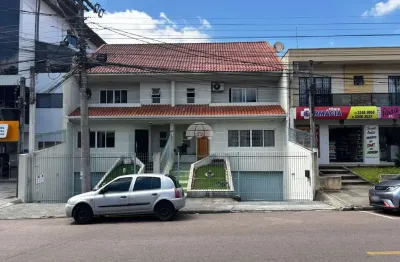 Casa para venda em Novo Mundo de 329.00m² com 3 Quartos, 1 Suite e 4 Garagens