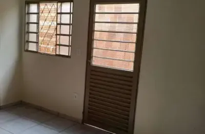 Casa para alugar em Vila São Jorge de 33.00m² com 1 Quarto e 1 Garagem