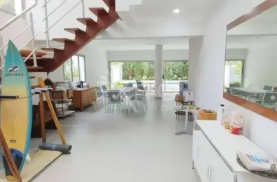 Casa para venda em Riviera De São Lourenço de 321.00m² com 5 Quartos e 5 Suites