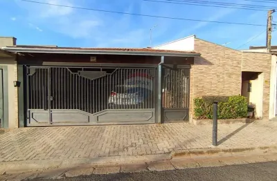 Casa para venda em Jardim Alvorada de 246.00m² com 4 Quartos, 1 Suite e 2 Garagens