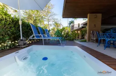 Casa para venda em Condomínio Pedra Verde de 524.00m² com 6 Quartos, 6 Suites e 4 Garagens