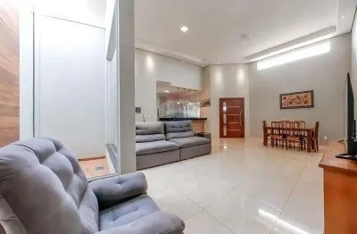 Casa para venda em Jardim Campos Verdes de 218.37m² com 3 Quartos, 1 Suite e 2 Garagens
