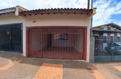 Casa para venda em Jardim Maria Lúcia de 92.70m² com 2 Quartos e 2 Garagens