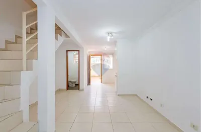 Sobrado para alugar em Cidade Industrial de 66.00m² com 2 Quartos e 1 Garagem