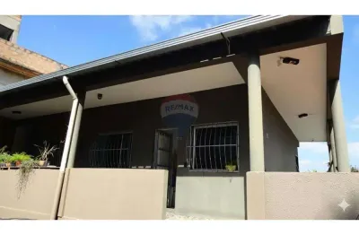 Casa para venda em União de 250.00m² com 9 Quartos, 2 Suites e 6 Garagens