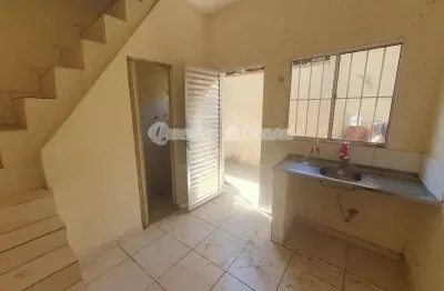 Casa para alugar em Jardim Maria De Lourdes de 40.00m² com 1 Quarto
