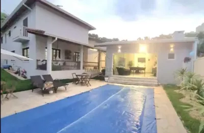 Casa de Condomínio para alugar em Parque Frondoso de 420.00m² com 3 Quartos, 1 Suite e 5 Garagens