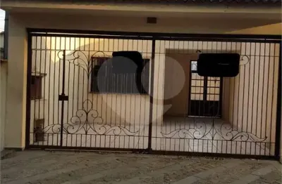 Sobrado para venda em Vila Califórnia de 150.00m² com 4 Quartos, 1 Suite e 2 Garagens