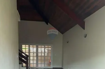 Casa de Condomínio para alugar em Vila Esperia Ou Giglio de 130.00m² com 3 Quartos, 1 Suite e 2 Garagens