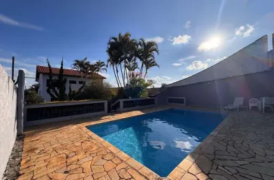 Casa para venda em Paineiras De Bragança de 334.65m² com 3 Quartos, 1 Suite e 6 Garagens