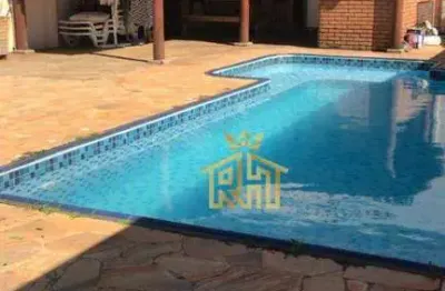 Casa para venda em Jardim Hojas de 171.00m² com 3 Quartos, 1 Suite e 6 Garagens