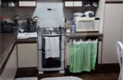 Sobrado para venda em Santa Terezinha de 250.00m² com 4 Quartos, 1 Suite e 3 Garagens