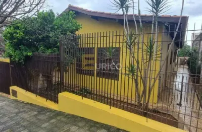 Casa para venda em Centro de 169.00m² com 4 Quartos, 1 Suite e 2 Garagens