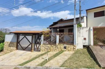 Casa para venda em Jardim Melle de 179.47m² com 3 Quartos, 1 Suite e 3 Garagens
