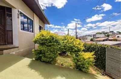 Casa para venda em Santa Cândida de 343.00m² com 3 Quartos, 1 Suite e 2 Garagens