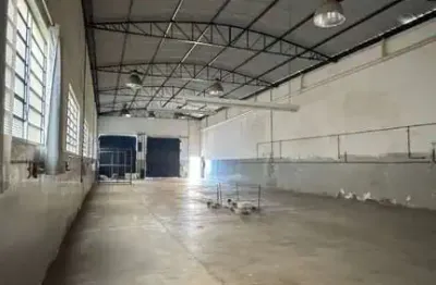 Galpão / Depósito / Armazém para alugar em Centro de 412.00m²