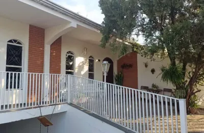 Casa para venda em Jardim Das Vitórias Régias de 340.00m² com 5 Quartos, 1 Suite e 3 Garagens