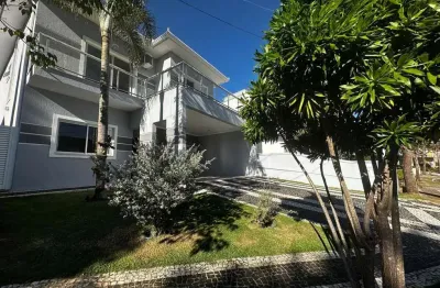 Casa de Condomínio para venda e aluguel em Condomínio Residencial Canterville de 223.00m² com 4 Quartos, 3 Suites e 4 Garagens