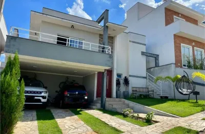 Casa para venda em Condomínio Villagio Di Napoli de 186.00m² com 4 Quartos, 3 Suites e 4 Garagens