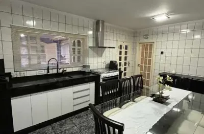 Casa para venda em Jardim Centenário de 153.00m² com 3 Quartos, 1 Suite e 3 Garagens