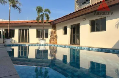 Casa para venda em Centro de 220.00m² com 3 Quartos, 1 Suite e 3 Garagens