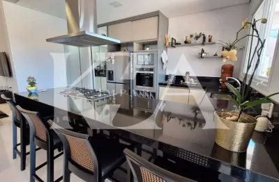 Casa para venda em Medeiros de 390.00m² com 3 Quartos, 3 Suites e 6 Garagens