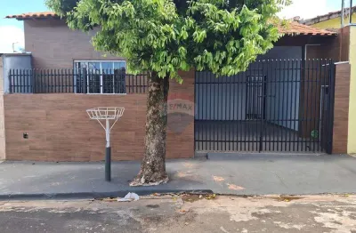 Casa para venda em Vila Clélia de 124.00m² com 3 Quartos e 1 Garagem