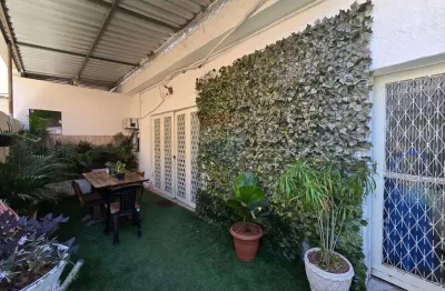 Casa com 4 quartos à venda na Travessa Lomas Valentinas, 248, Realengo, Rio de Janeiro